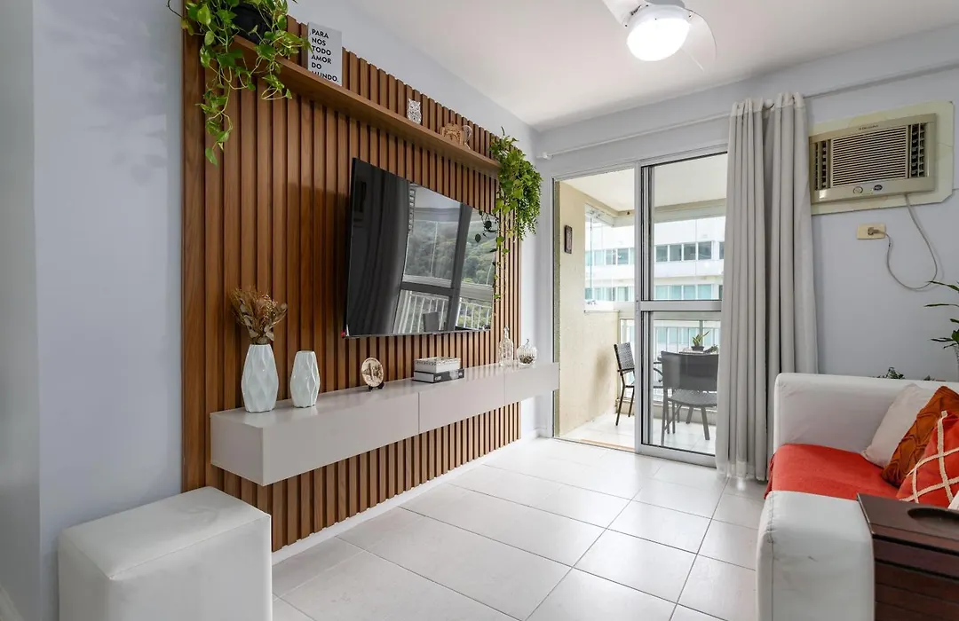 Apto 2 Quartos com Varanda em Frente ao RioCentro Barra Olimpica Wi-Fi Rapido Piscina Cozinha Completa e Estacionamento Portaria 24h Sala Homeoffice Brinquedoteca e Parquinho Infantil Ideal para Grupos Familias e Hospedes a trabalho-1