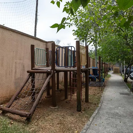Apto 2 Quartos com Varanda em Frente ao RioCentro Barra Olimpica Wi-Fi Rapido Piscina Cozinha Completa e Estacionamento Portaria 24h Sala Homeoffice Brinquedoteca e Parquinho Infantil Ideal para Grupos Familias e Hospedes a trabalho-3
